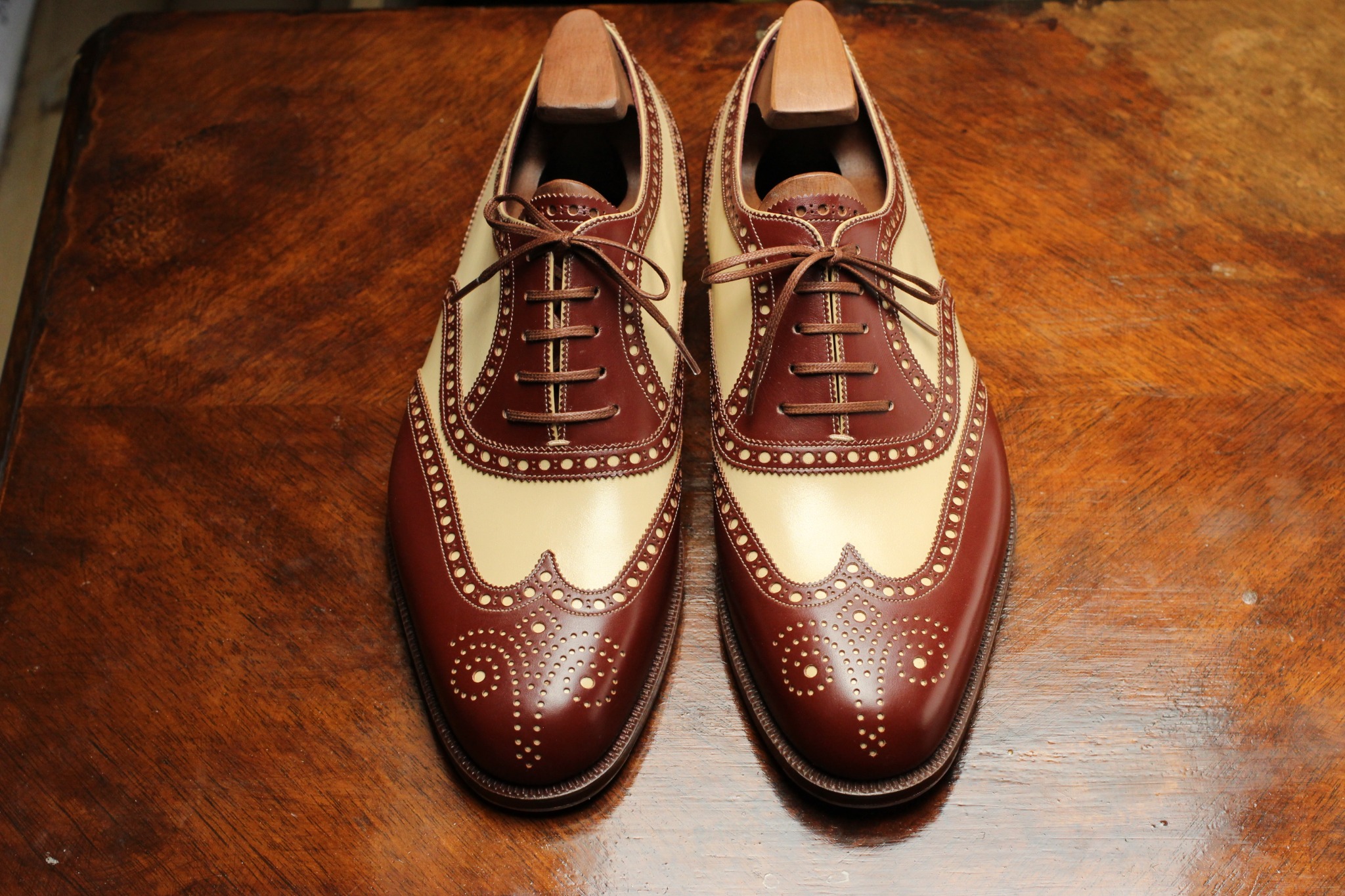 Two-tone bespoke co-respondent brogue shoes